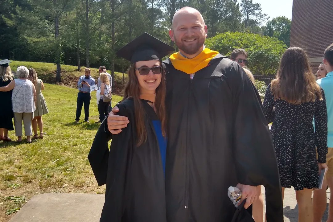 mandyjoyy's tweet photo. Master's ✅

I am so thankful to have been able to be a Shorter Hawk for the past five years! I will miss Rome and my people so much as I leave behind pieces of my heart! Shorter, it has been fun but it's time for me to fly! 

#FlyHawksForever🦅 https://t.co/1IiOliltJ1