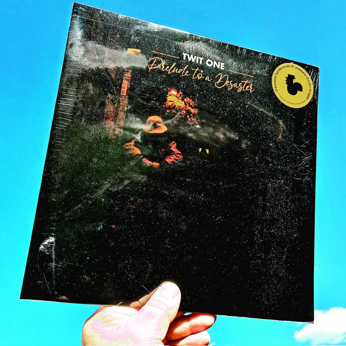 BeatTapeCo_Op's tweet photo. Twit One - Prelude To A Desaste
Released On: April 22, 2022
Bandcamp: https://t.co/Enel31g1NR
#twitone #hiphop #chill #beattape #vinyl #record #meltingpotmusic #support #beattapecoop https://t.co/K7WHPjPZsV