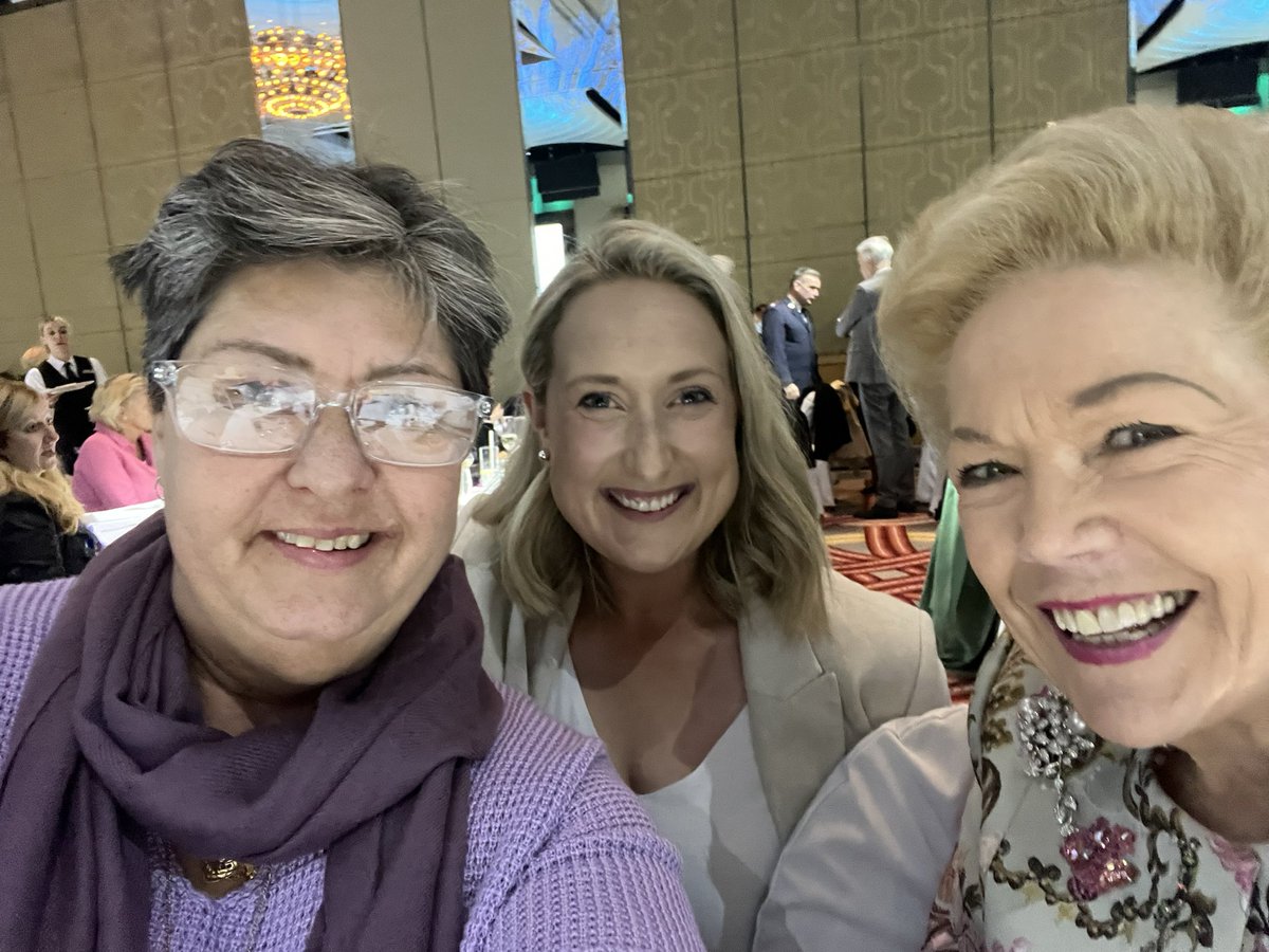 leesacatto's tweet photo. WONDERFUL to finally meet @heraldsunsport dynamo @LaurenHeraldSun at today's @SusanAlberti1
AC Mother's Day Lunch.
Lauren's a ripper!
Thanks for all your great work ❤️
#SAMRF https://t.co/sjohowaqeB