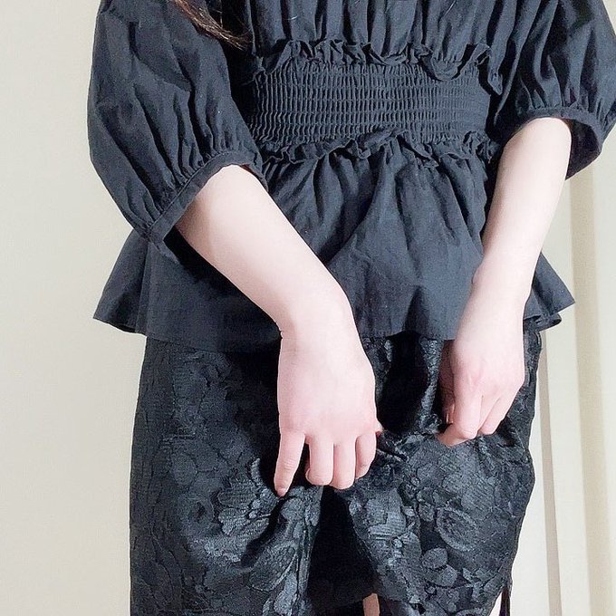 なにか始まりそうな画像。笑 https://t.co/ao06X6rgOU<a href="/tag/fantia"class="tags"><span>#fantia</span></a><a href="/tag/%E3%83%95%E3%82%A1%E3%83%B3%E3%83%86%E3%82%A3%E3%82%A2"class="tags"><span>#ファンティア</span></a><a href="/tag/%E8%BF%91%E8%B7%9D%E9%9B%A2"class="tags"><span>#近距離</span></a>