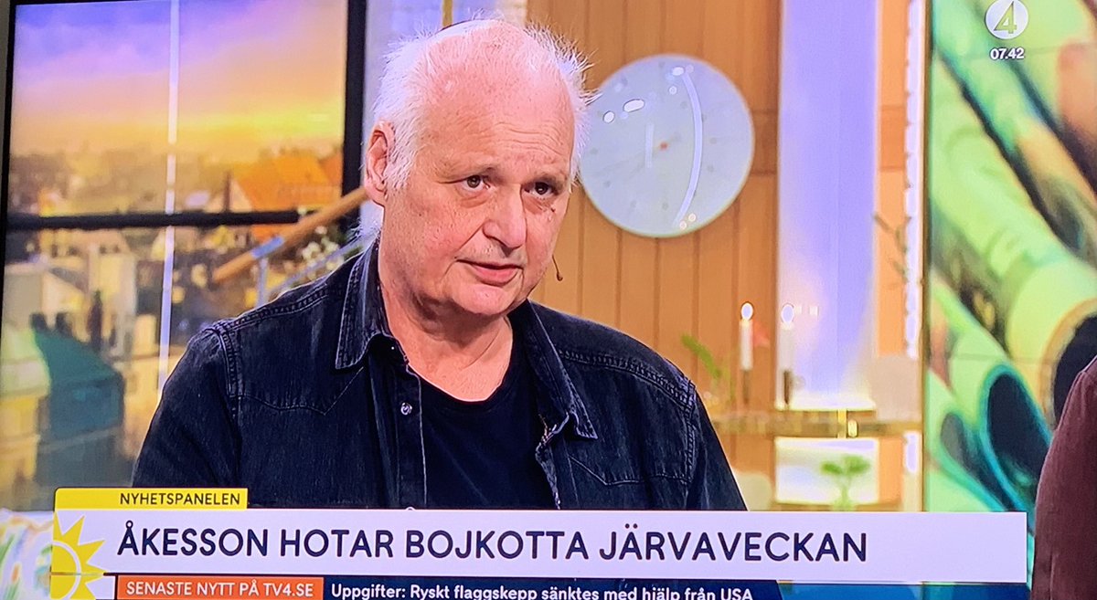 MollerReal's tweet image. TV4 Inventarien/Experten Göran Greider tycker att det är vrickat och oacceptabelt  att Åkesson bojkottar Järvaveckan om Kakmonstret kommer, men att Kakmonstret bojkottar ELLE Galan om Ebba kommer är ok.