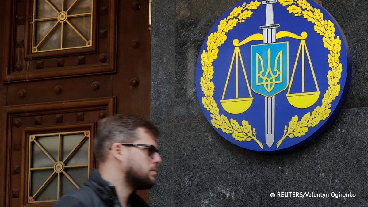 tass_agency's tweet photo. Офис генпрокурора Украины выписал несколько повесток о вызове на допрос российских должностных лиц, среди которых: спикер Госдумы Вячеслав Володин, спикер Совфеда Валентина Матвиенко, зампредседателя Совбеза Дмитрий Медведев и министр обороны Сергей Шойгу:
https://t.co/KtAKqCdul2 https://t.co/7ivg7fDa3d