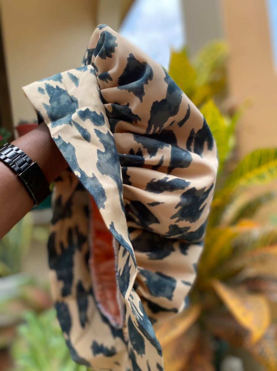 franklin_tissa's tweet photo. Satin Bonet .. kali sana hizi.
Mzigo wa moto sana zipo za kutosha pia unaweza kuweka order kwa colour unayoipenda. 

Price 15,000/= 
Za Kamba 20,000/=

Contact  0658110291
Mikoani tunatuma kwa uamifu na Dar ni free delivery. https://t.co/TXB1Lh4JJq