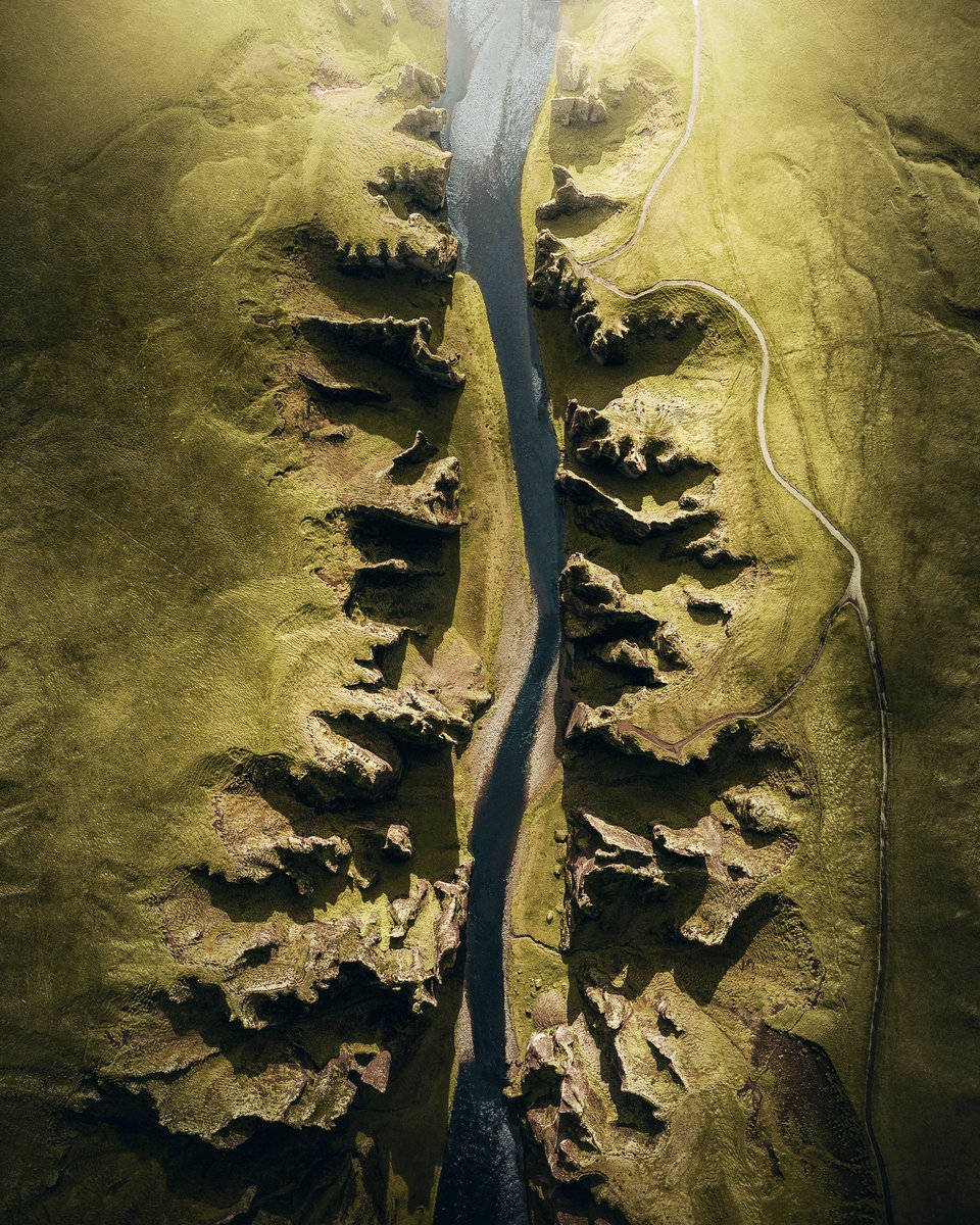 GM to my fam of creatives &amp; NFT addicts! ✨🙋‍♂️⚡️

Here’s a new view from that famous canyon in Iceland 🇮🇸

Happy Friday!!!