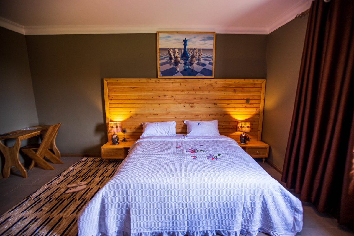 CheckmateSuites's tweet photo. We know you want to have a getaway weekend.
Come spend it at the Checkmate. https://t.co/ivIlVb7V9z
