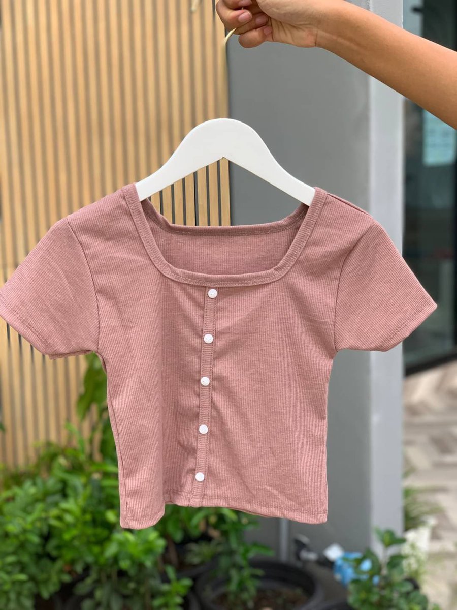 overthewall28's tweet photo. อันนี้ 90 บาทเท่านั้นค้าบ
ครอปกระดุม 
อก28-36” https://t.co/S4DPeZpPsO