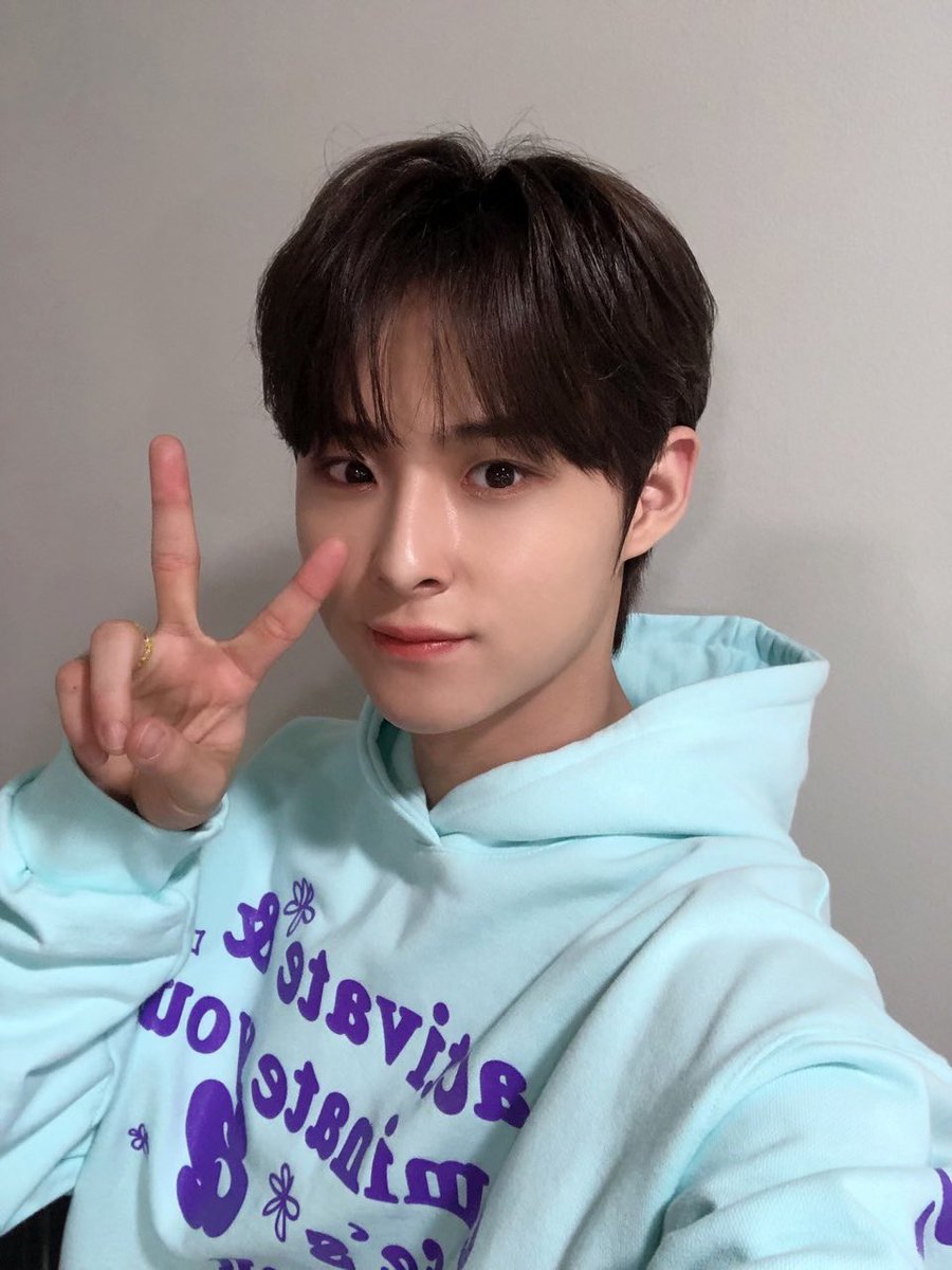 dkz_dy's tweet photo. #민규 #MINGYU
저랑 심플리에 사랑도둑 보러갈래요?☺️ https://t.co/mq7f41MUrQ
