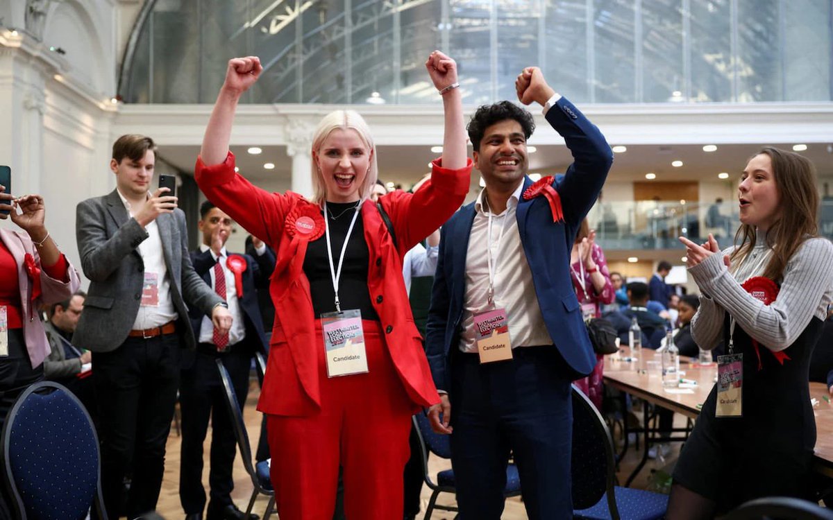 RyanJudeGreen's tweet photo. We did it!🌹

Thanks to EVERYONE who came out to support us. Special thanks to @dgoodwinhotline, @connorlol and Andy W for organising us + team LG (some of whom stayed for the recount past 6am!) + @sarahhhanson94 for supporting me this past year.

The real work starts now. 🌹🟢 https://t.co/W28Lw8B7bE