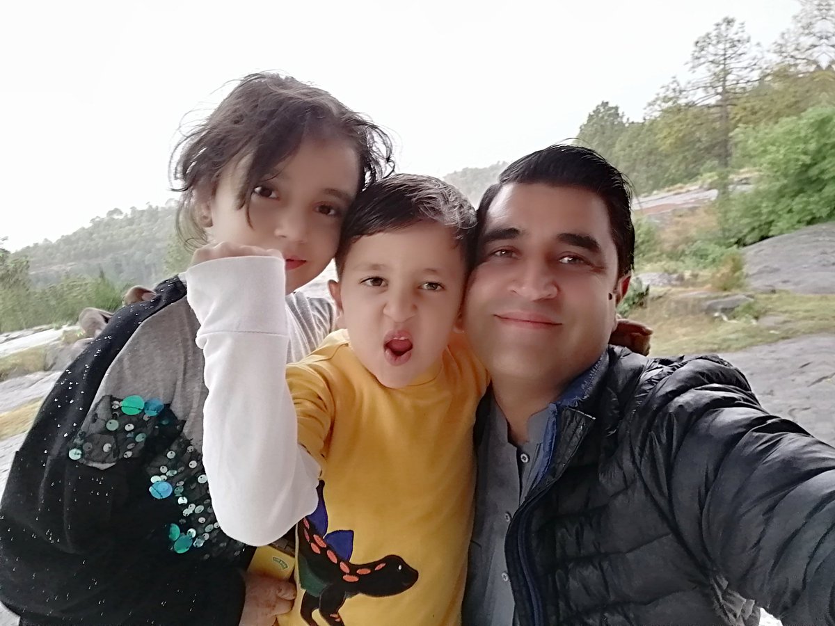 KhuramSatti's tweet photo. Eid at punjpeer rocks narar
#punjpeerrocks
#narar
#kahuta https://t.co/6aQbKmu3Ur