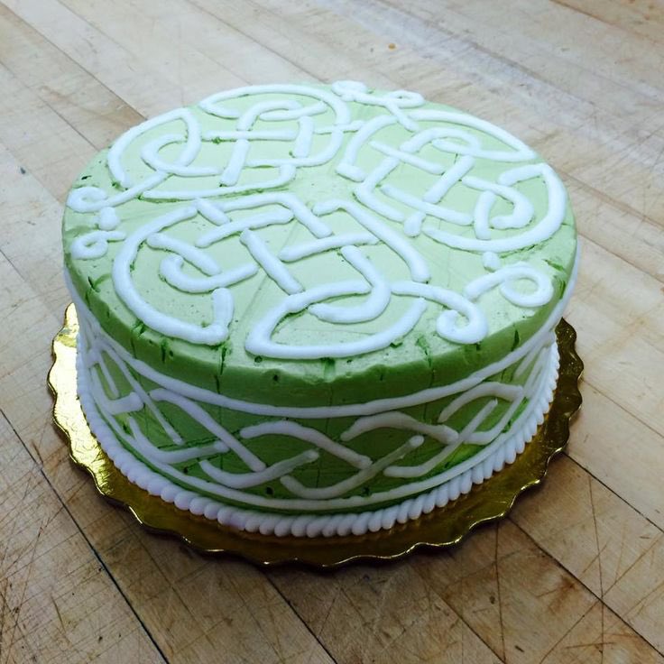 MenaOfMagic's tweet photo. @NorthernNobIe There’s gifts and cake, too! https://t.co/I088rxFKXp