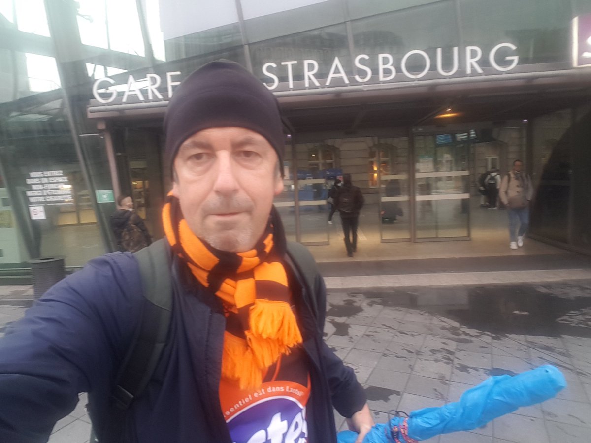 stephStrasbourg's tweet photo. @stadelavallois Let's goooo to Le Basser!!!🧡🖤🧡⚽️⚽️⚽️🔥🔥🔥 @FloStolles @FloZobenbiehler @gildasmenguy #BackToLigue2 #TangoForEver @Olivierfrapolli @DurbantJ @BryanMoreiraaa7 @baldeyasser @baptiste_etche @LairyLaurent, avec @KopTango nous tenions à venir vous dire MERCI!!🖤🧡 https://t.co/lBHu8fTNgL
