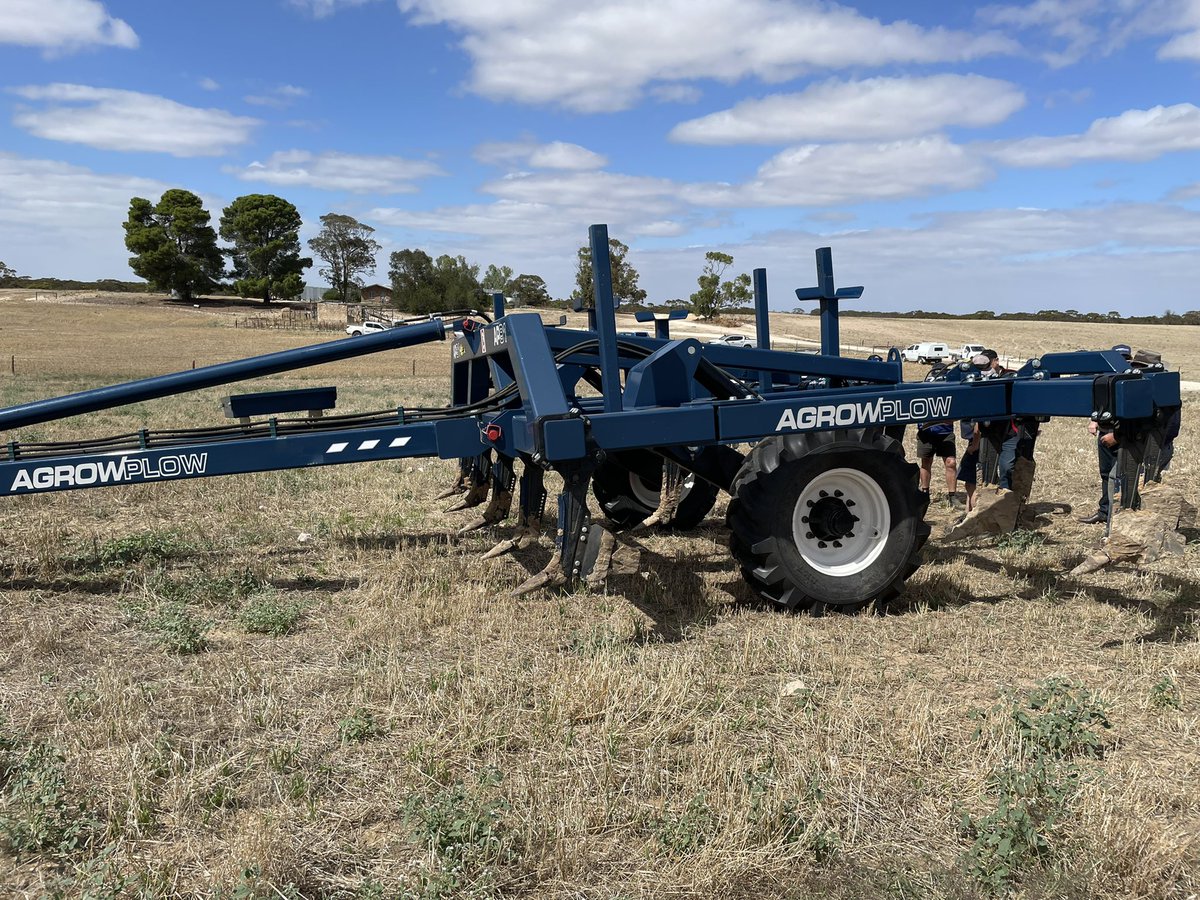 #MLAsandysoils ‘22 trials officially in the ground. We’ve got chisel plough, deep rip+/- inclusion plates, spading+rip and inversion ploughing contrasts across 3 sites, also testing fert and composts to boost feed volume and value. Wish me luck 🤞🏻🌦
<a href="/earthserv/">earthserv</a> <a href="/VercoHamish/">Hamish Verco</a>