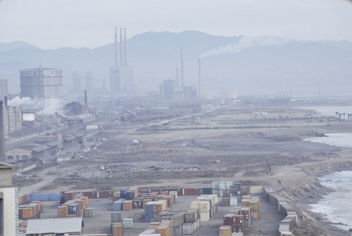Platges de Barcelona, 1990. 
(Encara que costi de creure, són el Bogatell, Mar Bella i Llevant)
📷 Colita /afb