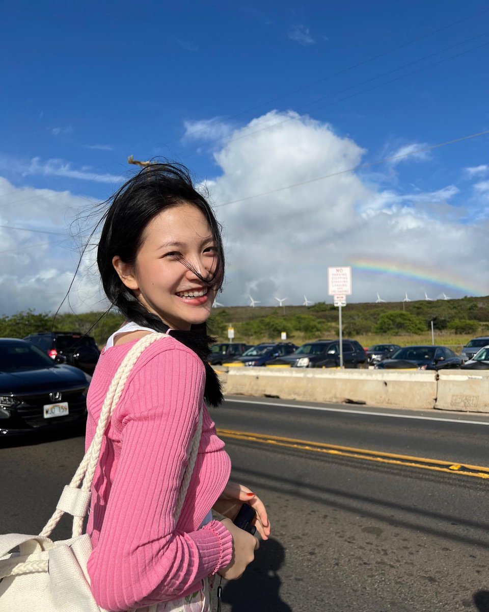 yeriworshiper's tweet photo. yeri is so pretty?? and for what??🥹 https://t.co/H58NCq1GUn