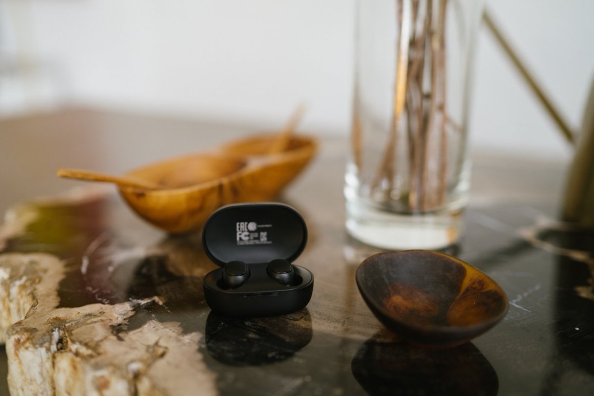 XiaomiUSA's tweet photo. Earbuds that are affordable AND have great quality?
Yes, you heard that right!
#xiaomi #xiaomiusa #MiTrueWirelessEarbudsBasic2 #betterwithxiaomi https://t.co/b2Rh4XBNf9