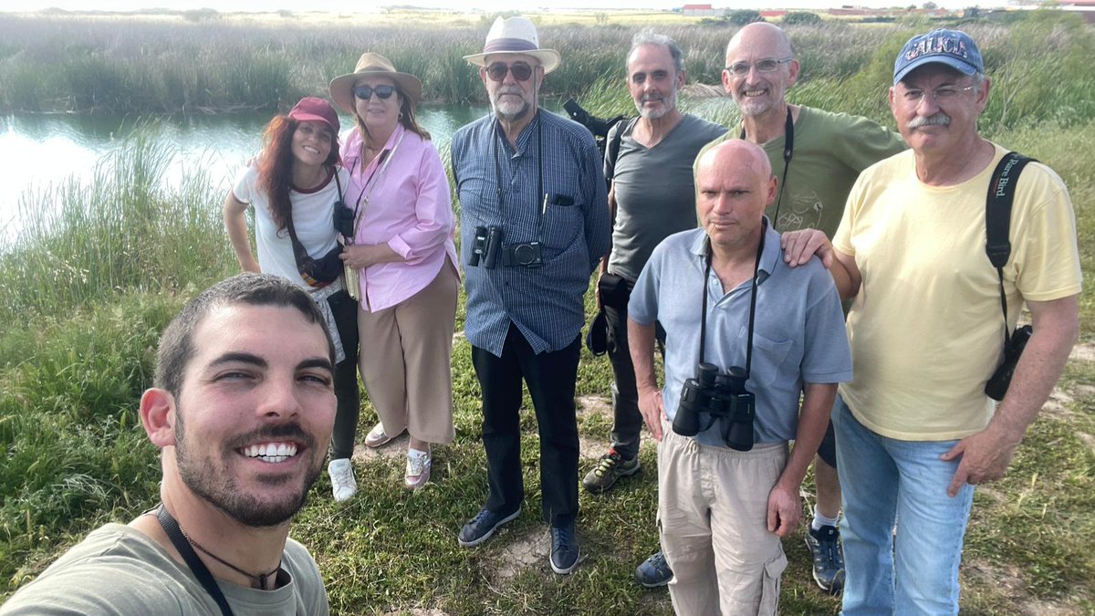 UExPlasencia's tweet photo. Ayer finalizó el Taller de Observación de Aves de las Aulas Culturales de la Universidad de Extremadura. 
Enhorabuena al profesor Alejandro Palomo Rey por el excelente taller. @ViendoVerde @ExtensionUex #aulasculturalesuex https://t.co/LheRVOTXmr