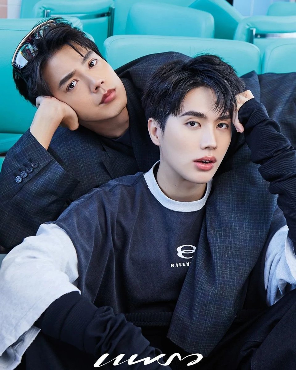 marriadotcom's tweet photo. Mga mahal ko sa buhay 😭💙
Newwiee Inn friendship goals hehehe 😂 
#PraewXTayNew #PraewXInnJob
#Newwiee #Tawan_V #Inpitar #jobbiijob
#innjobnewseries #TayNew #InnJob https://t.co/9AcA7SzTpH