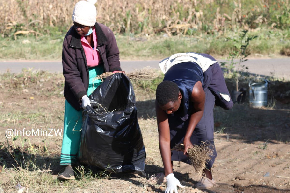 nickmangwana's tweet photo. This morning HE President Emmerson Mnangagwa will lead the National Clean-up Campaign at Number 1 grounds in Mabvuku, Harare. The Clean Up Day is held every first Friday of the month.
#TogetherProtectingTheEnvironment https://t.co/K3Pw2ZoOub