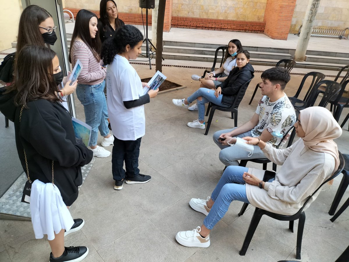 IAlhadra's tweet photo. Talleres de estimulación de memoria y técnicas guía organizado por el departamento de Servicios Socioculturales y a la Comunidad para la Feria Aula de Almería 2022. Enhorabuena,  gran éxito! @EducaAnd @ualmeria @aytoalm @Cajamar @dipalme_almeria #feriaaulaalmeria2022 https://t.co/vuq1Gvt69m