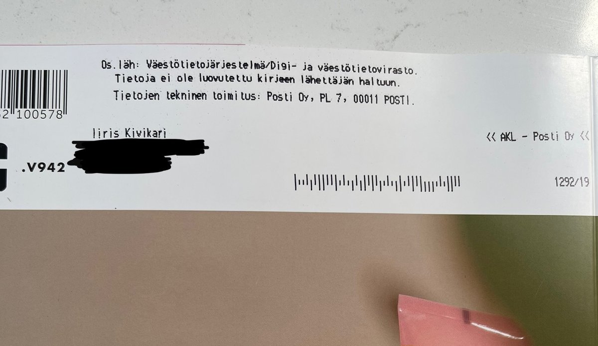 Päivän tietosuojapähkinä: ”Tietoja ei ole luovutettu kirjeen lähettäjän haltuun.” 

Olenko ainoa, jolle lause herättää enemmän kysymyksiä kuin antaa vastauksia? Mitä (kaikkea) lauseella mielestänne tarkoitetaan? Kuka on rekisterinpitäjä?😅 #tietosuoja <a href="/Postigroup/">Posti</a>