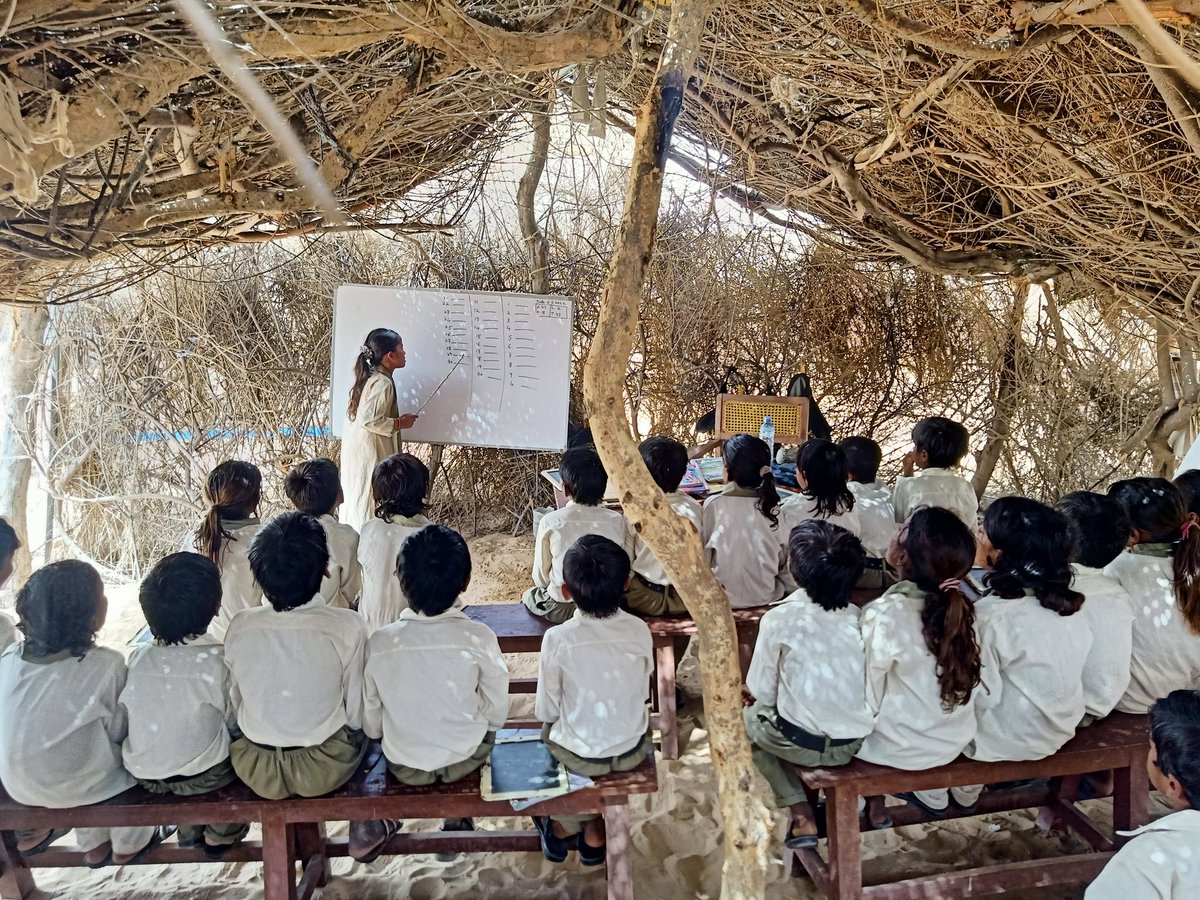 TharEduAlliance's tweet photo. The team of Thar Education Alliance visited  Bushara Model Primary School Bansidhar ji dhani, this school is running with the support of philanthropist.
#LetsEducateThar https://t.co/TD7HF0DFiI
