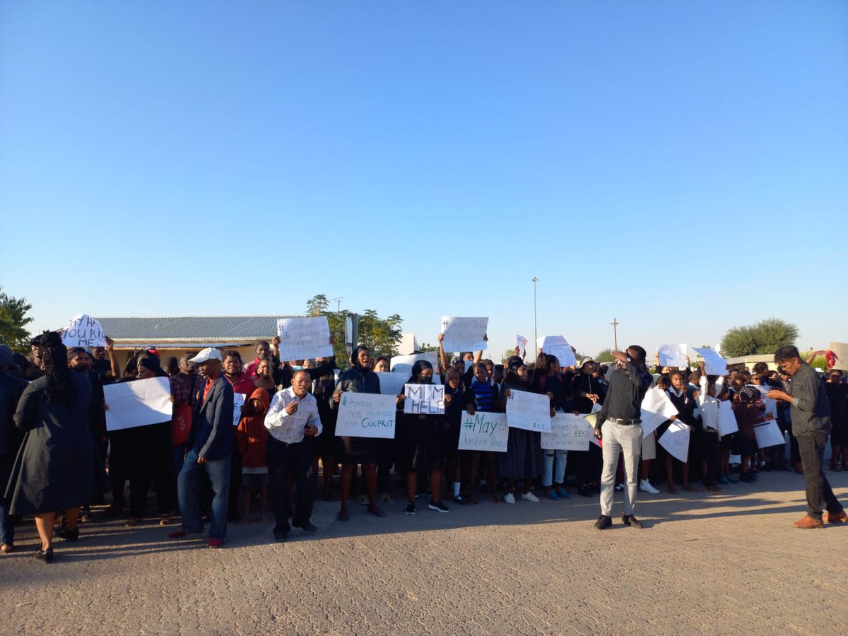 NewEraNewspaper's tweet image. Mariental residents have taken to the streets condemning the manner in which the prosecutors and police handled the case in which Hendrina Amupolo (9) was killed when a farmer allegedly drove over her at Plot K11 at the Hardap irrigation scheme on Monday.