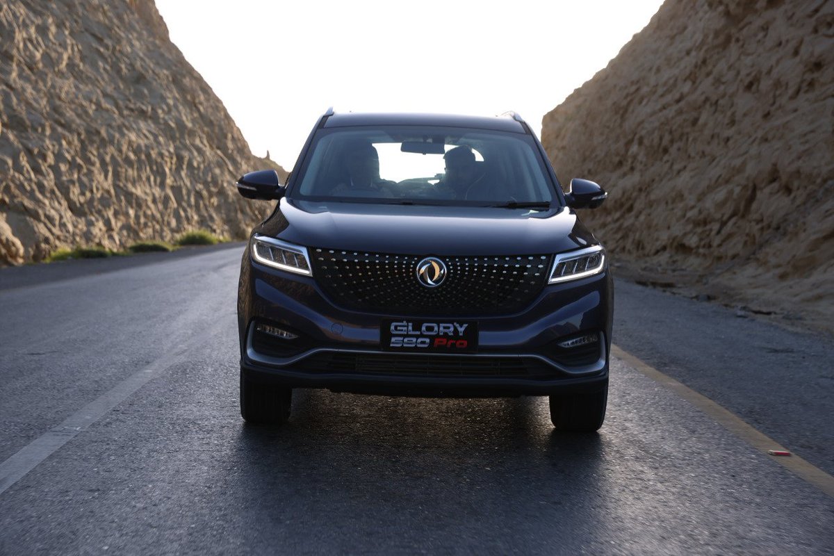 GuessWhoseThiss's tweet photo. In this price range of SUVs Glory 580 Pro is the best option to buy so far seriously.
The smoothest SUV experience with Great And Best features .
#NaeDorKoGalayLagao
#DFSKPakistan https://t.co/yh19Aps5RQ