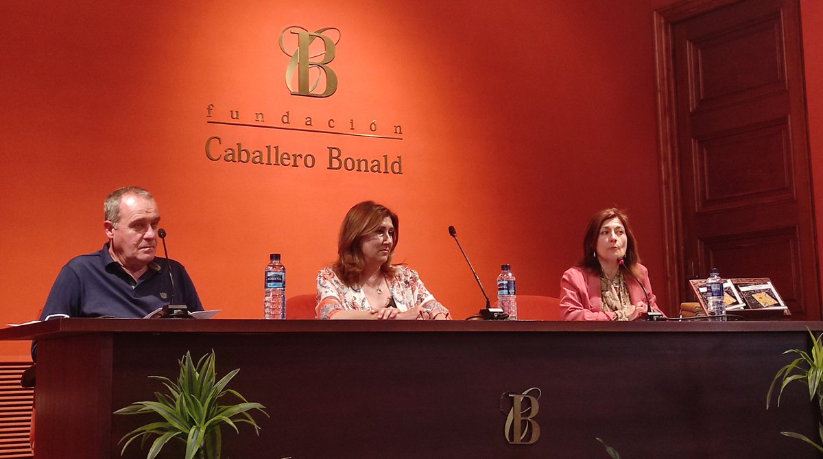 PepaCaro4's tweet image. Presentación de mi libro El cuaderno del jardín en Jerez, acompañada de Pedro Sevilla y Pepa Parra.
#fundacioncaballerobonald
#librosylecturas