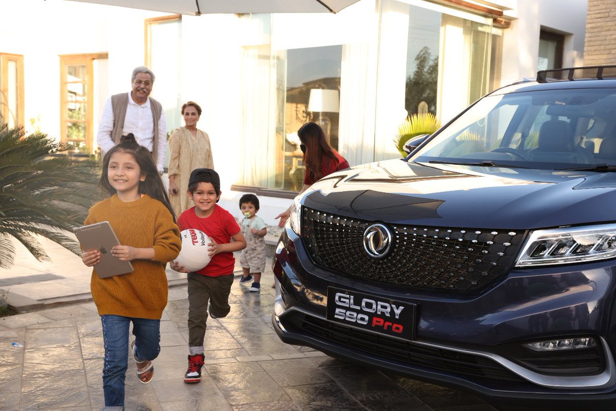 le_ainaa's tweet photo. The Glory 580 Pro comes with a 7 seater and enough luggage abs space and treval essential Designed smartly to enhance your comfort and safety.
#NaeDorKoGalayLagao | #DFSKPakistan https://t.co/NnvxpGnU6l