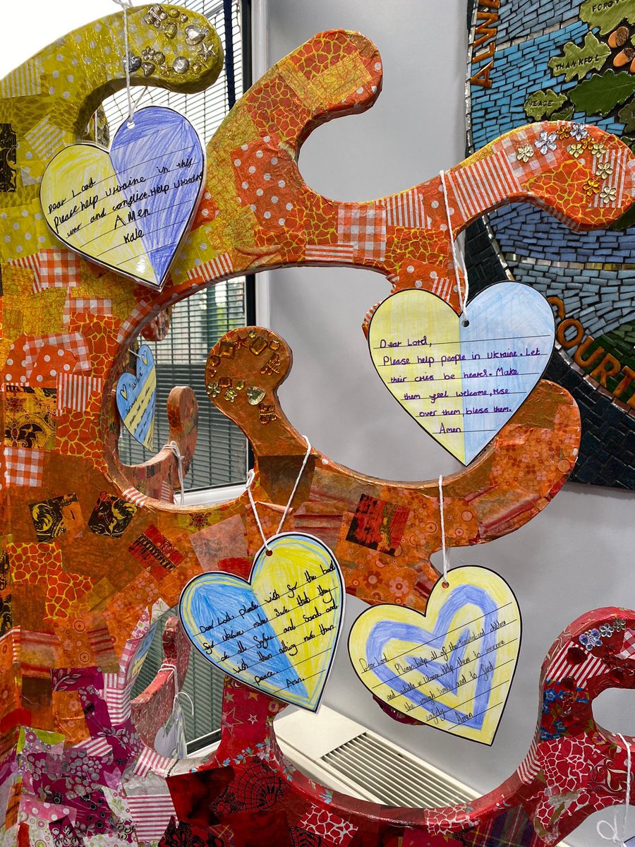 StAnnsRainhill's tweet photo. Next time you are in our school entrance, take a minute to read the beautiful prayers on the prayer tree written by the children. So thoughtful and powerful.
#Ukraine #PrayerTree #SpontaneousPrayers #RightsoftheChild #Unicef @the3saints @NW_LP https://t.co/XYq6vhwMNL