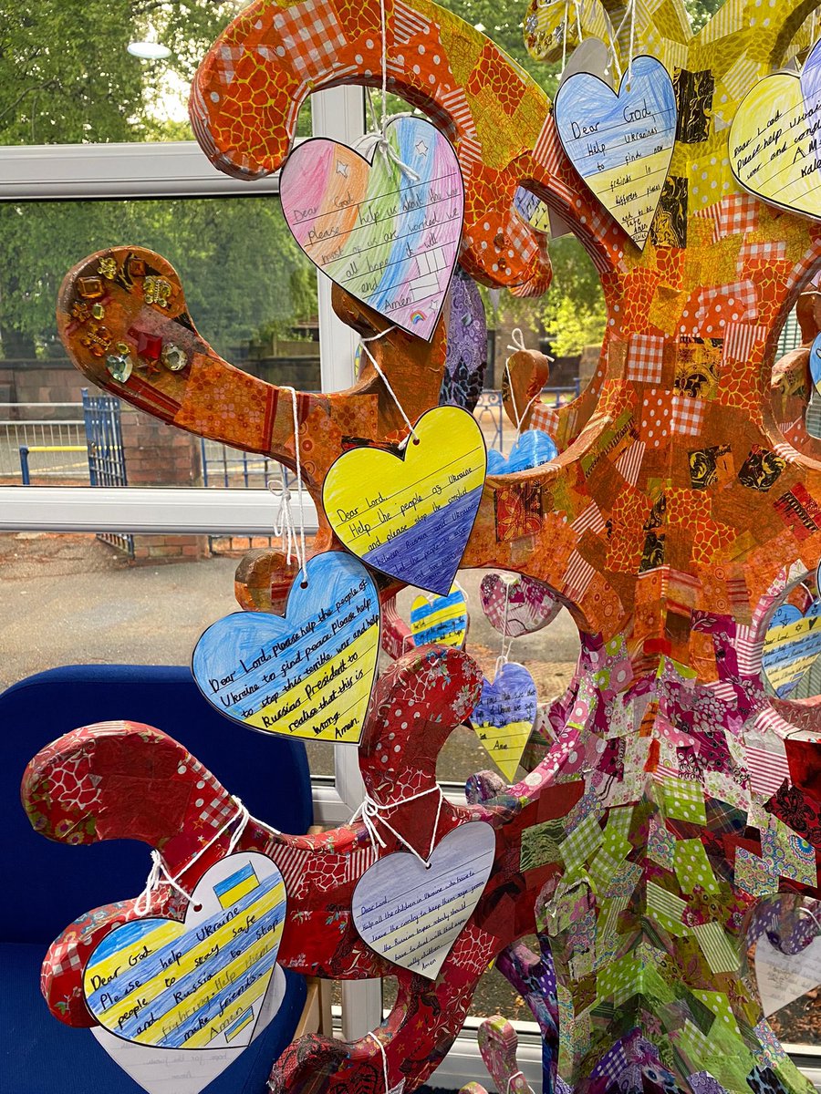 StAnnsRainhill's tweet photo. Next time you are in our school entrance, take a minute to read the beautiful prayers on the prayer tree written by the children. So thoughtful and powerful.
#Ukraine #PrayerTree #SpontaneousPrayers #RightsoftheChild #Unicef @the3saints @NW_LP https://t.co/XYq6vhwMNL