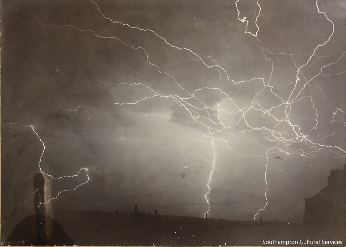 Lightning strikes Southampton in this stunning photo, taken in 1898.
#SotonAfterDark #Lightning #Southampton #1800s #Weather  
⚡️⚡️