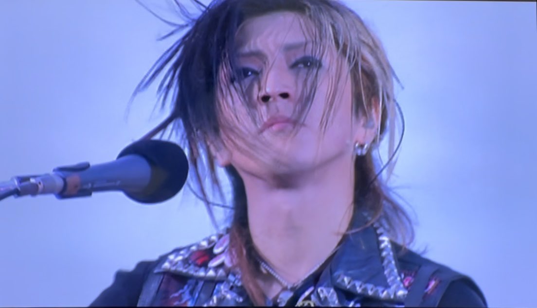 GLAY EXPO 2004のHOWEVERでTERUさんが泣いてしまった時の、みんなが