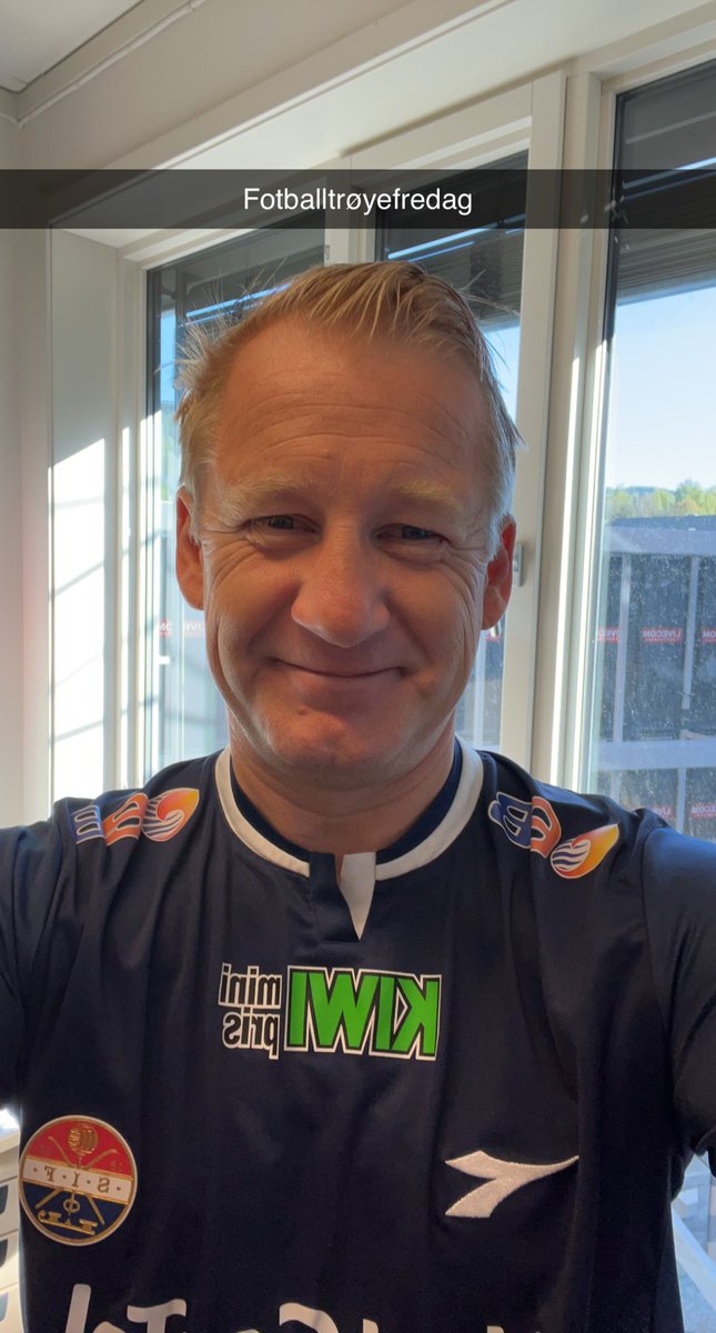 Bli med i kampen mot barnekreft!

Fredag 6. mai er Barnekreftforeningens FotballtrøyeFredag. 

Selv kjører jeg gulldrakt fra 2013. 

1. Vipps 50,- til 705404
2. Ta på din favorittrøye👕
3. Del din #fotballtrøyefredag og spre budskapet⚽️

Takk for at du er med på laget🤍