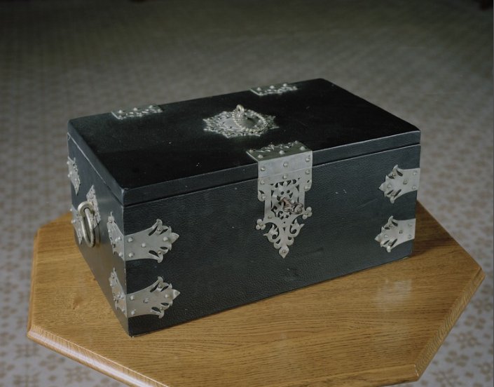 Pugin_awn's tweet photo. #Despatchbox. Designed by #AWNPugin, ca. 1844-51. Made by #JohnHardman& Co.,ca.1851.
📷 © UK Parliament @UKParliament
@UKParlArchives
@UKParlEducation
#pugin #augustuspugin #design #gothicrevival #gothicrevivalfurniture #housesofparliament #palaceofwestminster #palacewestminster https://t.co/a1wLJpMKPQ