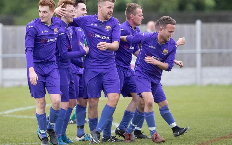 Tonight our Res take on <a href="/OxenhopeRecFC/">Oxenhope Rec AFC</a> Res in the final of the <a href="/keighleyfa/">Keighley FA</a> Sup Cup, Kick Offs 8pm down at <a href="/SilsdenAFC/">Silsden AFC</a> be good to see a decent crowd down supporting the club 🇸🇴🇸🇴#VLW