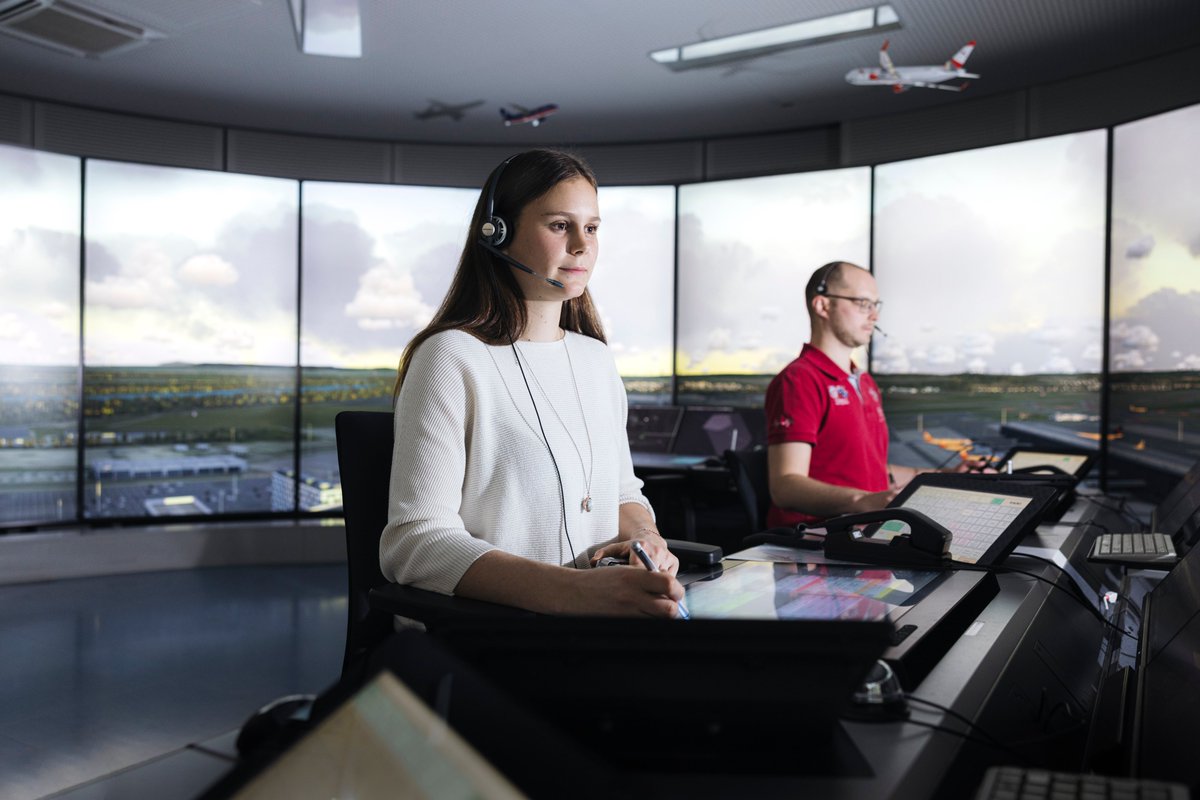 Heute ist Online Recruiting Day! Alle Infos zum Job Fluglotsin/Fluglotse. Für alle, die noch spontan teilnehmen wollen, einfach unseren Austro Control Space besuchen! Termine gibt es um 16:00 und 18:00 Uhr! austrocontrol.space