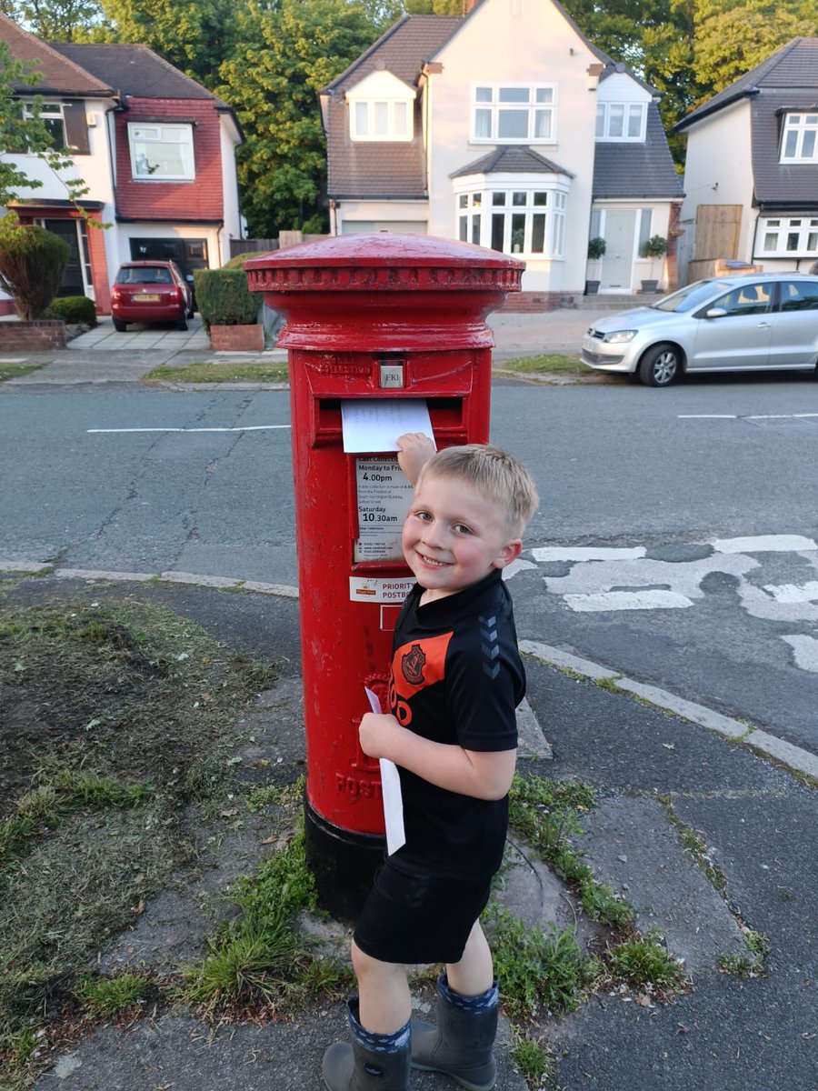 emmamaylor1's tweet photo. Lucas posting his #goodnews letter to miss meadows. @CTKliverpoolEY @CTKLiverpool_HT xx https://t.co/1C1l4QyIEl