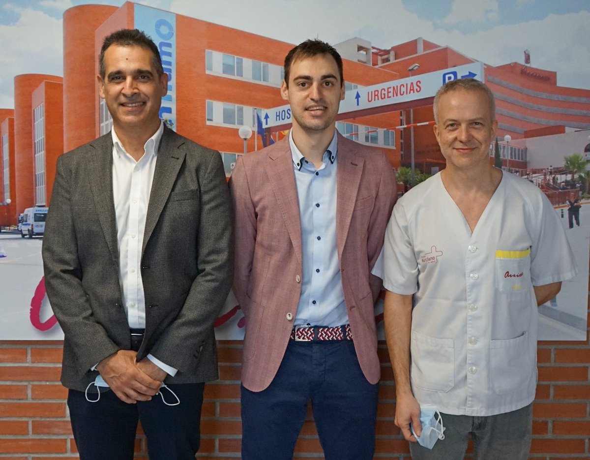 AreaUnoArrixaca's tweet photo. 🎓🏥El oncorradiólogo Juan Antonio Encarnación Navarro defiende su tesis “Donación de órganos en pacientes con tumor maligno cerebral: Posibles donantes en la Región de Murcia. Análisis de registros internacionales y nacionales”🧠 obteniendo sobresaliente cum laude #Area1Arrixaca https://t.co/vvwdwlC0ky