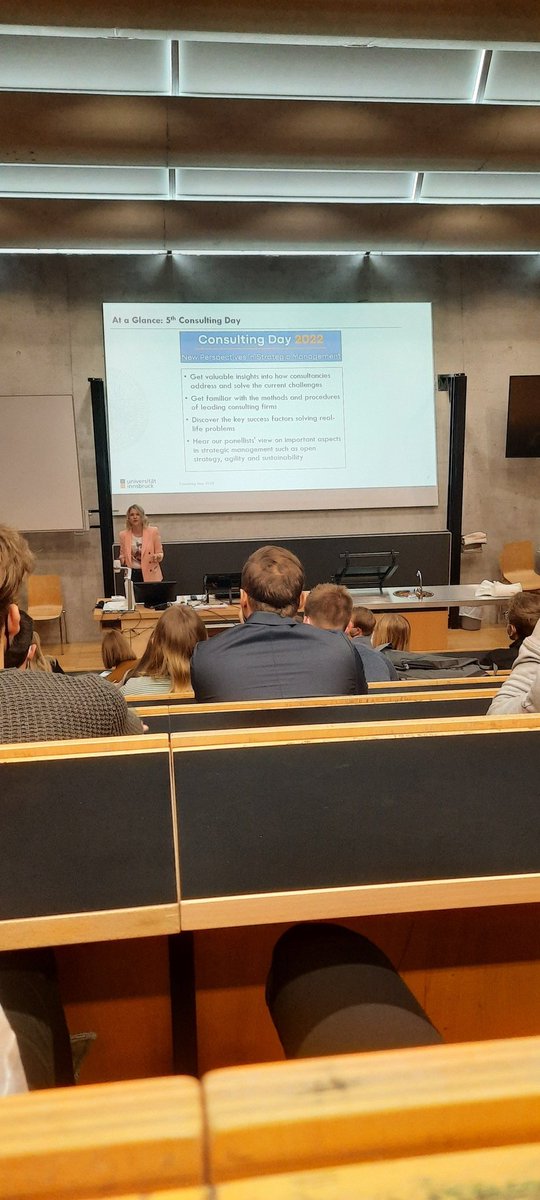 MalekBH5's tweet photo. Starting the consulting day 2022 #5thedition in the SoWi Campus, University of Innsbruck, to discover new perspectives in strategic management. Great opportunity to meet consultants and get to know the different methods of leading consulting firms. https://t.co/gNzP69ptkX