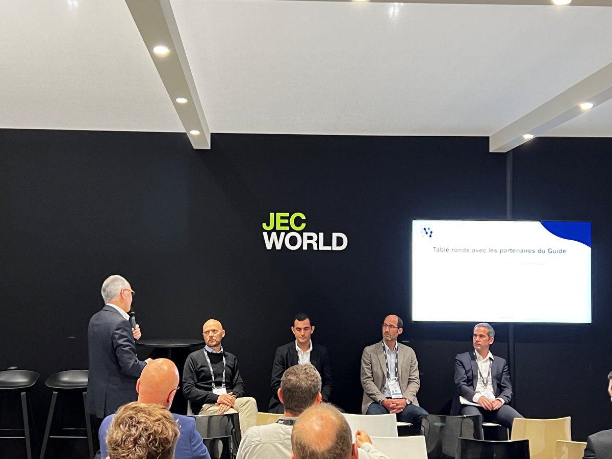 madec_m's tweet photo. Commission du Pôle #Composites de @PolyviaFr au #JECWorld2022
> Table ronde animée par #Polyvia avec les partenaires du Guide sur le Recyclage et l'Ecoconception des Composites https://t.co/Zr9JVoEtpQ