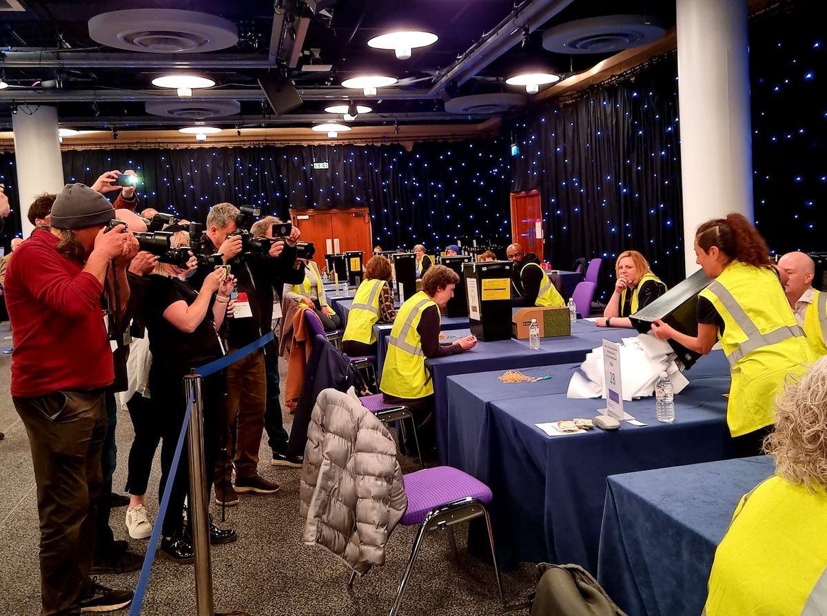 Edinburgh_CC's tweet photo. The first ballot boxes have been tipped at ⁦@eicc⁩ as the #SLG22 count begins in #Edinburgh https://t.co/qZJttVmSiO