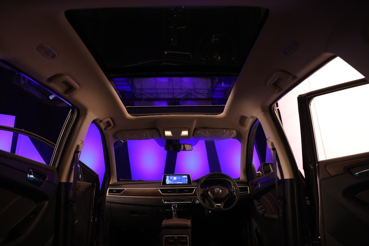 Babeekh07's tweet photo. The all new launched car Glory 580 pro has the amazing feature of smooth drive which is offered by DFSK Pakistan! A big reason to grab the attention of car users!
#NaeDorKoGalayLagao 
#DFSKPakistan https://t.co/XxtfUNrpDC