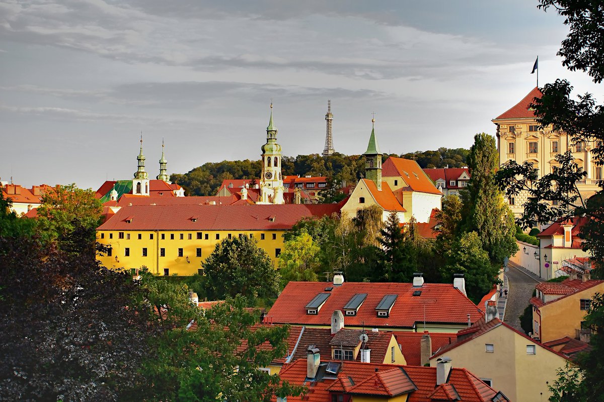 CzechiaHeritage's tweet photo. Towers of Hradčany district (Strahov monastery, Loreta, Petřín tower, the church of Angelic Holy Virgin Mary) from Nový Svět, Prague, Czechia 🇨🇿#towers #houses #Prague #Czechia #VisitCzechia #CzechiaHeritage https://t.co/lWVKfUcJNy
