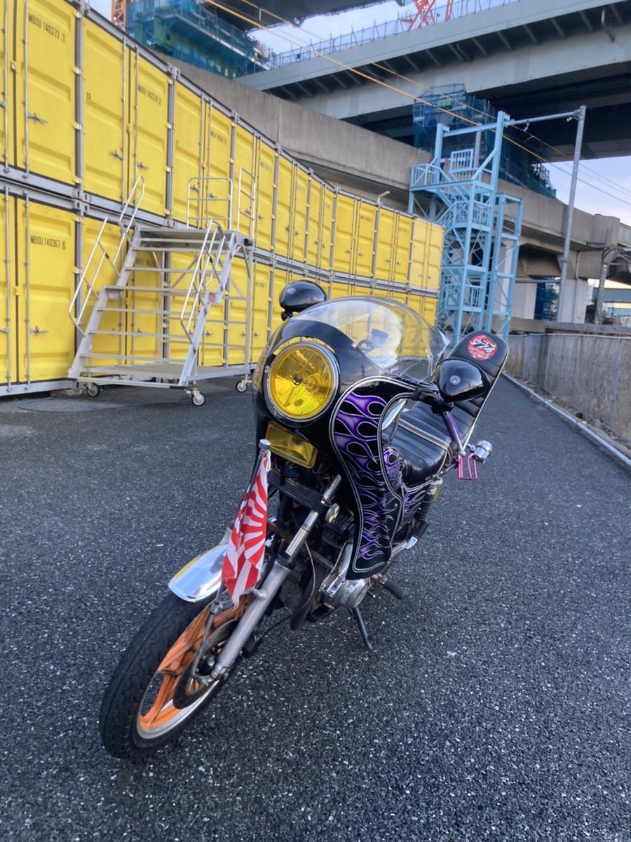 Hawk23150's tweet photo. チームメンバーの単車がここ2週間くらいで入口サンダーで切られて中は消化器撒かれて盗まれました！

拡散お願いします🙇‍♂️

場所は栄区飯島町でかなりわかりにくい場所なので、単車置き場の情報流したのは知り合いの可能性大です。

見つけたら自分に連絡ください

#拡散希望 https://t.co/53alJz0jKG