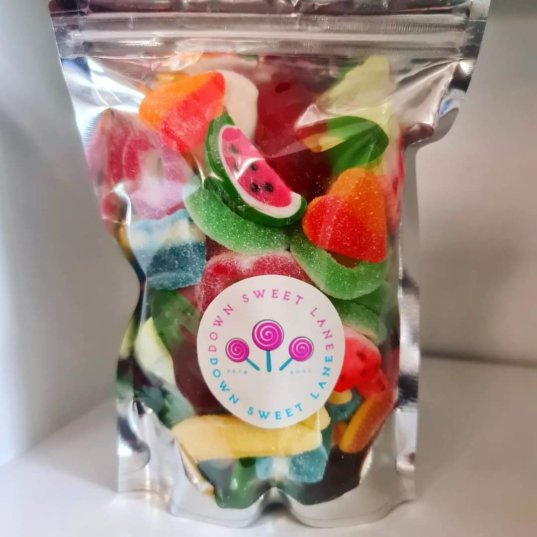 🍒New Fruit Salad Mix!🍌

New fruity sweeties ready for the summer!🌞
Available to order now on our website!🛒

Containing:
🍌 
🍒 
🍉 
🍑 
🍉 
🍎 
🍓 
Link In Bio or DM for more info!