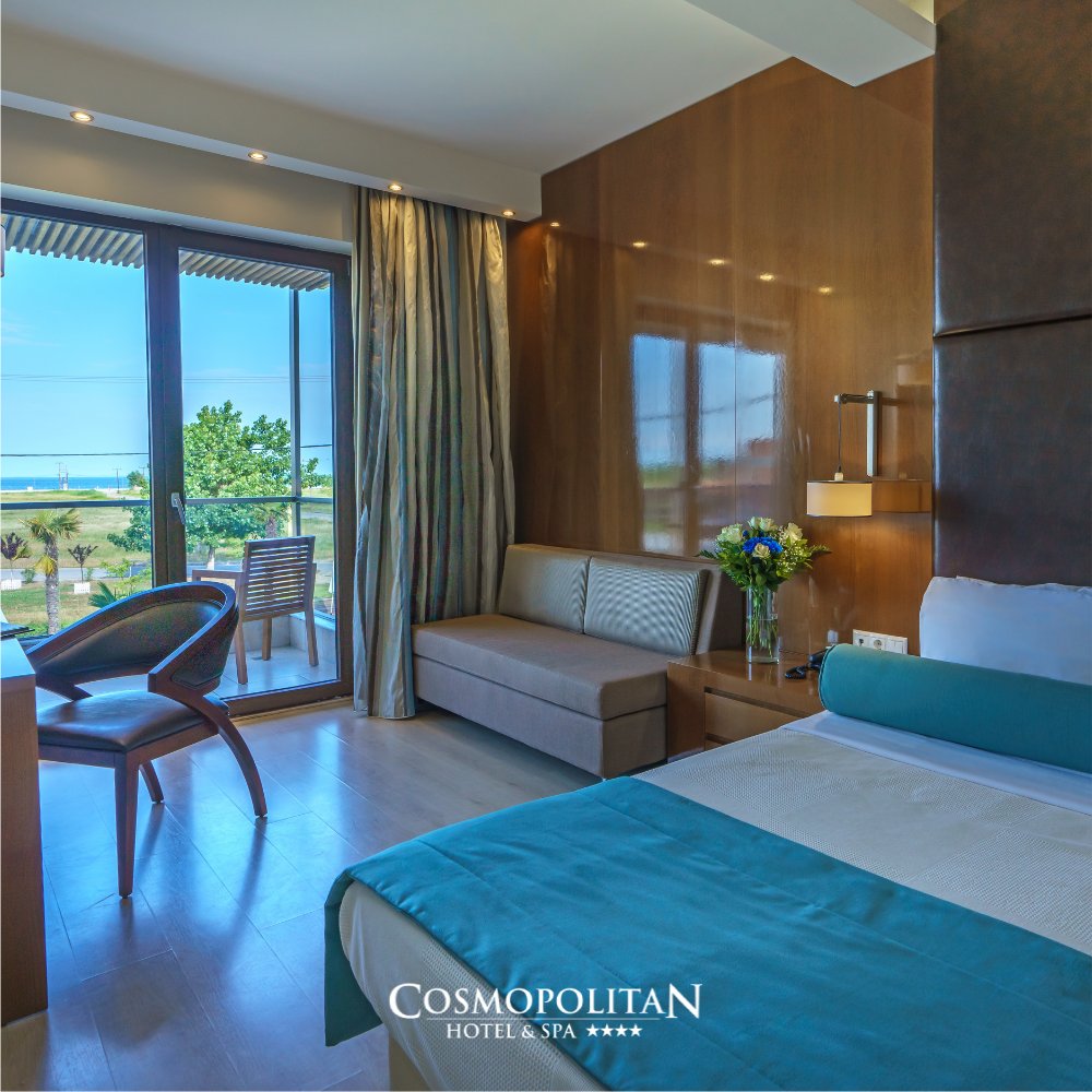 💤 When you get into our hotel room, you know there is luxury. There is comfort.

BOOK NOW: cutt.ly/dDTXZTp

#cosmopolitanhotel #room #katerini #pieria #visitgreece #hotel #relax #hoteldesign #visitkaterini #greece