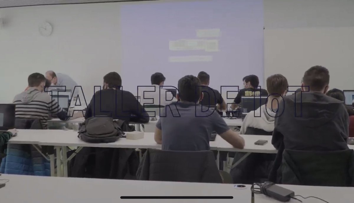 TecnologiaUSJ's tweet photo. La semana pasada los alumnos de la asignatura “Consolas y dispositivos de videojuegos” realizaron un taller de #IoT de manos de @Inycom 
#talleres #inycom #tecnologias #earte https://t.co/aWhKVCHvdj