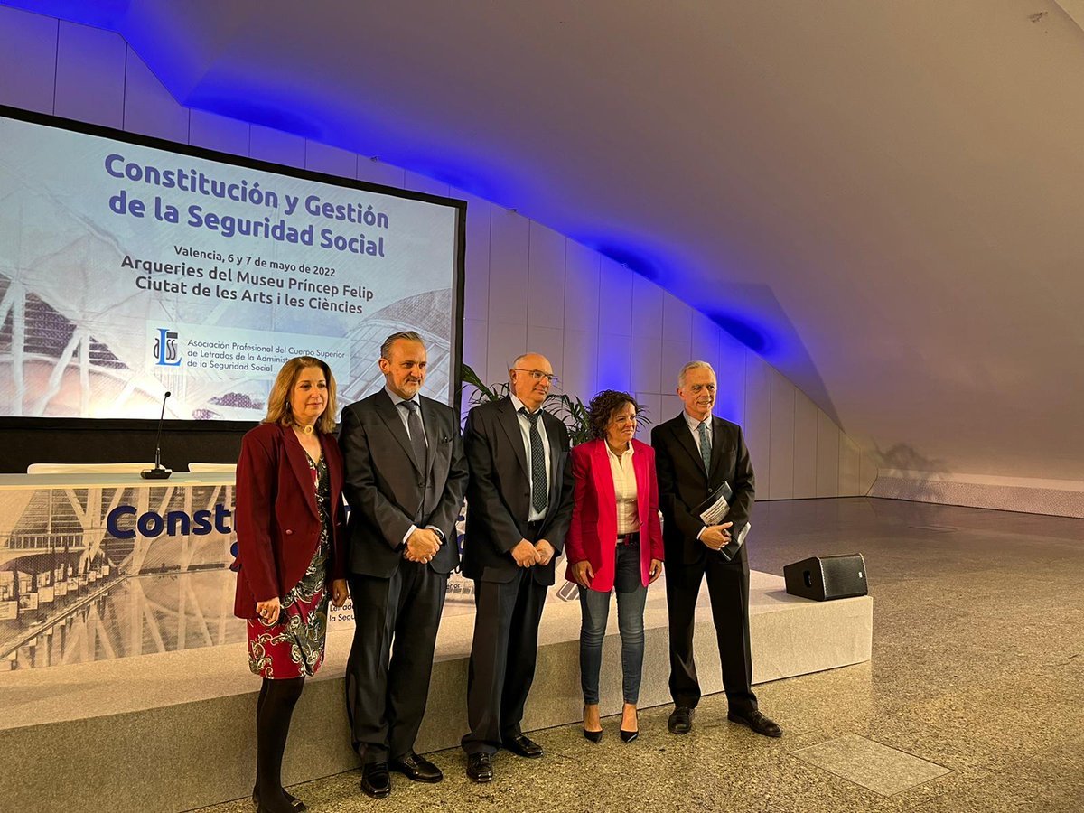 Veronicaolle's tweet photo. es un honor que @LetradosSegSoc me haya invitado a participar en sus Jornadas anuales. Su labor en el Ministerio es imprescindible; aportan valor, conocimiento y profesionalidad. https://t.co/adS5tTmPjb