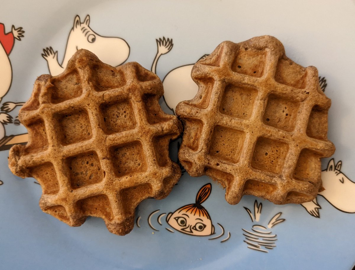 kamerlinlab's tweet photo. Decided to give Baby L a breakfast upgrade and got her a mini waffle maker. So easy to make mini waffles. #breakfastforbaby #miniwaffles https://t.co/kElTgKZWm0